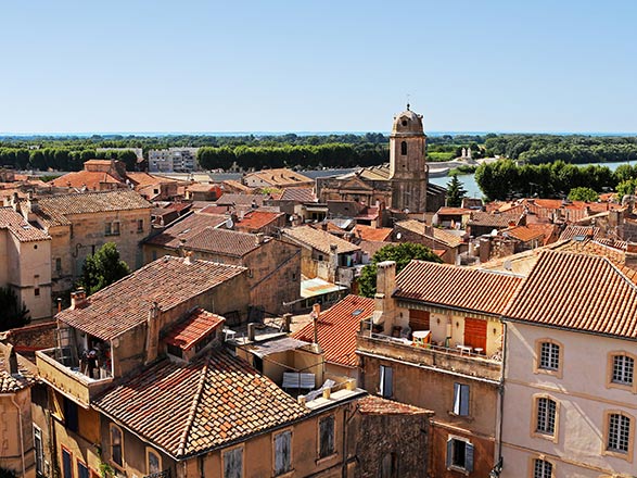 Escale ARLES - CHATEAUNEUF DU PAPE ou ROQUEMAURE