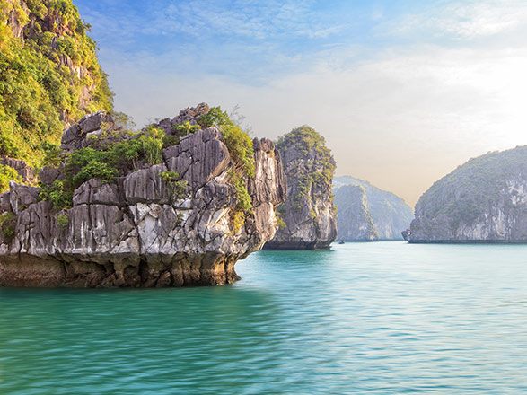 Escale Baie d'Along - Hanoï - Hué