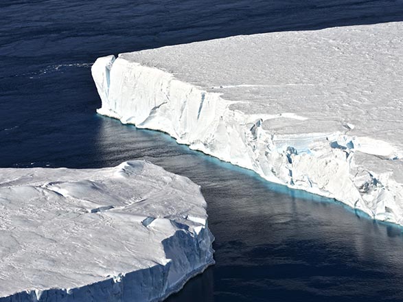 escale,Barrière de Larsen-Antarctique_zoom,AQ,BLX,512609.jpg