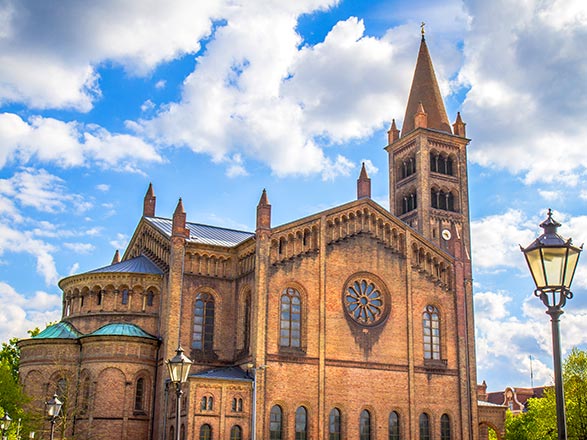 https://static.abcroisiere.com/images/fr/escales/escale,potsdam-potsdam_zoom,DE,POT,41398.jpg