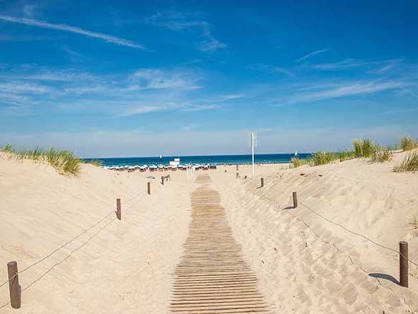 https://static.abcroisiere.com/images/fr/escales/escale,warnemünde-warnemünde_zoom,DE,WAR,74389.jpg