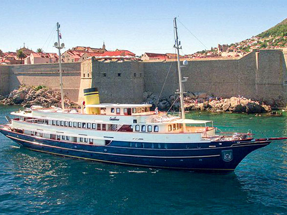 https://static.abcroisiere.com/images/fr/navires/navire,m/y-casablanca_max,1346,510286.jpg