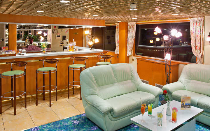 navire,ms-beethoven-ou-similaire-_720x450,1278,510681.jpg