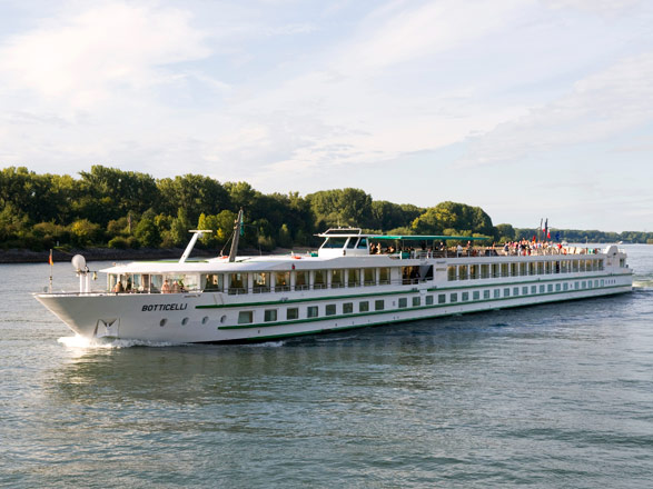 https://static.abcroisiere.com/images/fr/navires/navire,ms-botticelli-(ou-similaire)_max,1306,510966.jpg