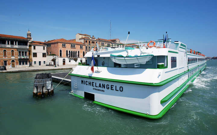 navire,ms-michelangelo-ou-similaire-_720x450,1208,51533.jpg