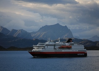https://static.abcroisiere.com/images/fr/navires/navire,ms-polarlys_max,1190,19712.jpg