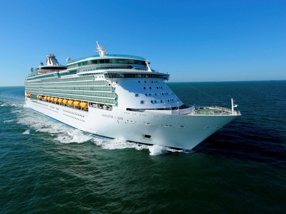 https://static.abcroisiere.com/images/fr/navires/navire,navigator-of-the-seas_max,127,27485.jpg