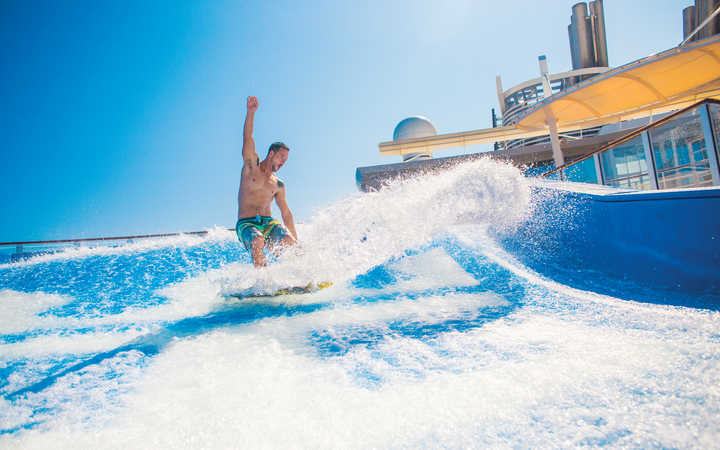 Photo Simulateur de surf Flowrider