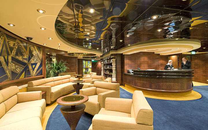 Photo Top Sail Lounge & Reception