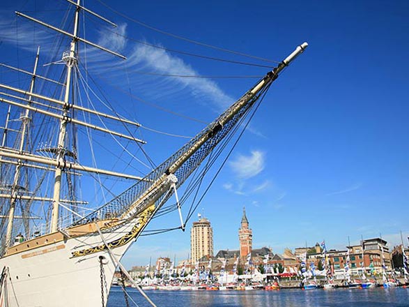 https://static.service-voyages.com/mobile/croisiere/images/fr/escales/escale,dunkerque-dunkerque_zoom,FR,DKK,73646.jpg