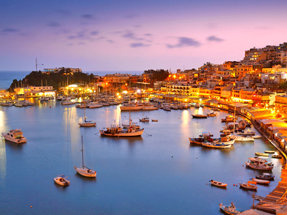 https://static.service-voyages.com/mobile/croisiere/images/fr/escales/escale,le pirée (athènes)-le pirée (athènes)_zoom,GR,PIR,67444.jpg