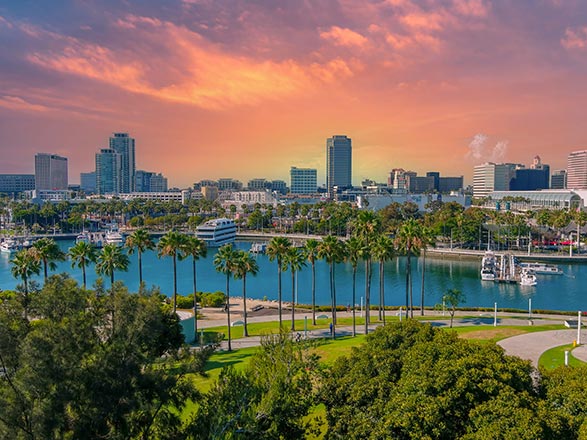 https://static.service-voyages.com/mobile/croisiere/images/fr/escales/escale,long beach-long beach_zoom,US,LGB,543696.jpg