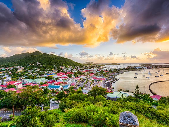 https://static.service-voyages.com/mobile/croisiere/images/fr/escales/escale,marigot-marigot_zoom,7P,MAR,48012.jpg