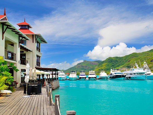 https://static.service-voyages.com/mobile/croisiere/images/fr/escales/escale,port victoria-port victoria_zoom,SC,POV,38850.jpg