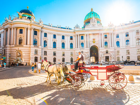 https://static.service-voyages.com/mobile/croisiere/images/fr/escales/escale,vienne (at)-vienne (at)_zoom,AT,VIE,546950.jpg