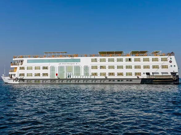 https://static.service-voyages.com/mobile/croisiere/images/fr/navires/navire,-ms-pioneer-(ou-similaire)_max,1559,542711.jpg