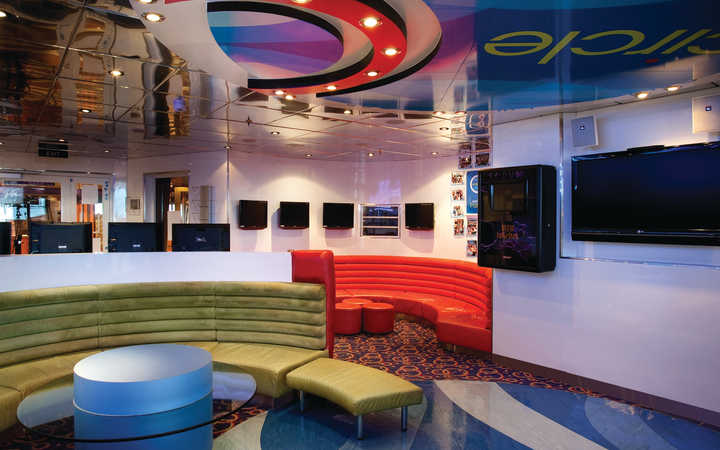 Navire Carnival Valor