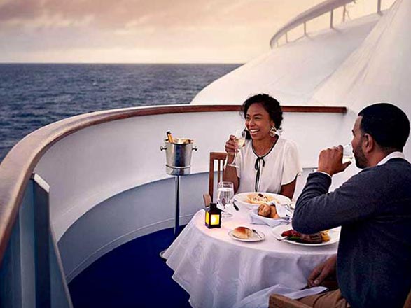 https://static.service-voyages.com/mobile/croisiere/images/fr/navires/navire,enchanted-princess_max,1392,512570.jpg
