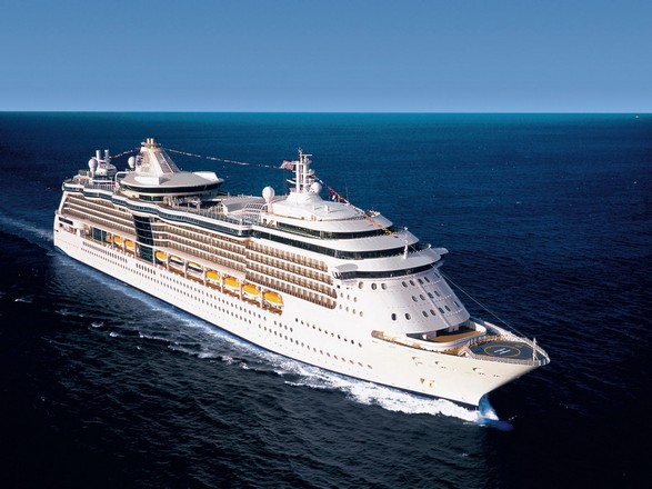 https://static.service-voyages.com/mobile/croisiere/images/fr/navires/navire,jewel-of-the-seas_max,124,59986.jpg