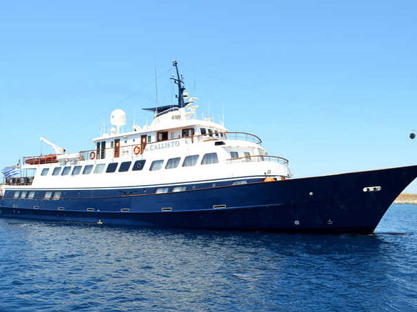https://static.service-voyages.com/mobile/croisiere/images/fr/navires/navire,m/y-callisto_max,1378,66834.jpg