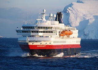 https://static.service-voyages.com/mobile/croisiere/images/fr/navires/navire,ms-nordkapp_max,1191,19714.jpg