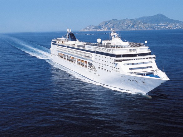 https://static.service-voyages.com/mobile/croisiere/images/fr/navires/navire,msc-opera_max,177,32266.jpg