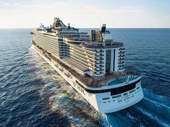 https://static.service-voyages.com/mobile/croisiere/images/fr/navires/navire,msc-seascape_max,1465,520474.jpg