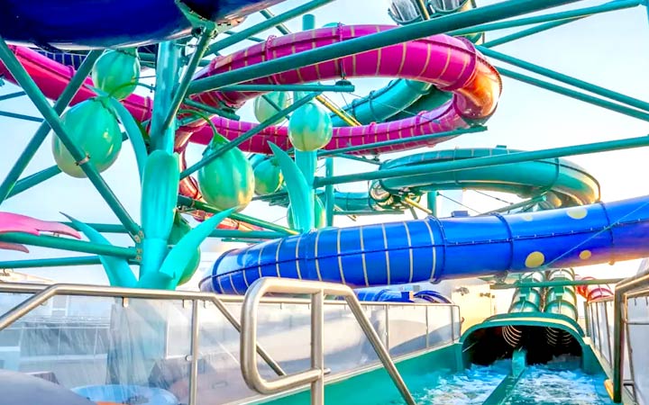 Navire MSC World Asia