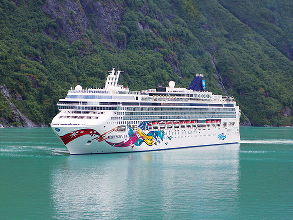https://static.service-voyages.com/mobile/croisiere/images/fr/navires/navire,norwegian-jewel_max,1129,515761.jpg
