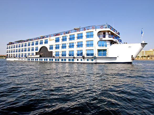 https://static.service-voyages.com/mobile/croisiere/images/fr/navires/navire,stephanie-(ou-similaire)_max,1521,531081.jpg