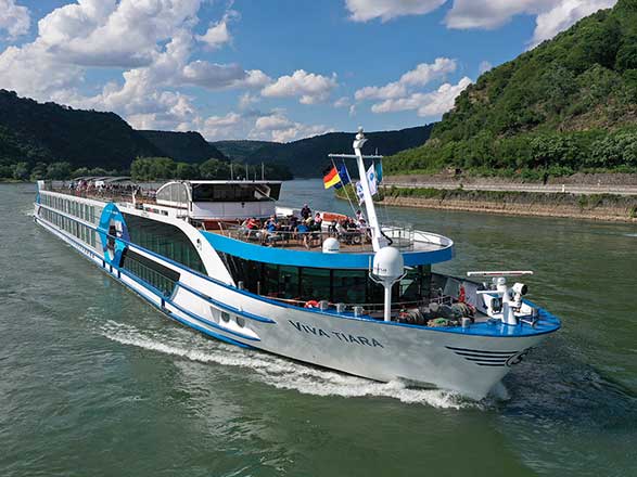 https://static.service-voyages.com/mobile/croisiere/images/fr/navires/navire,viva-tiara_max,1497,525913.jpg