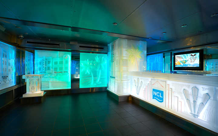 Photo Skyy® Vodka Ice Bar