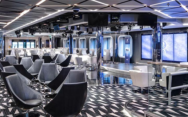 Photo Studio TV & Bar