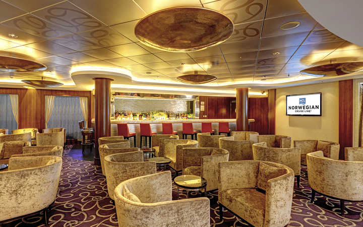 Photo Shaker's Martini Bar