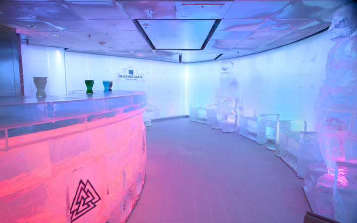 Photo Skyy® Vodka Ice Bar